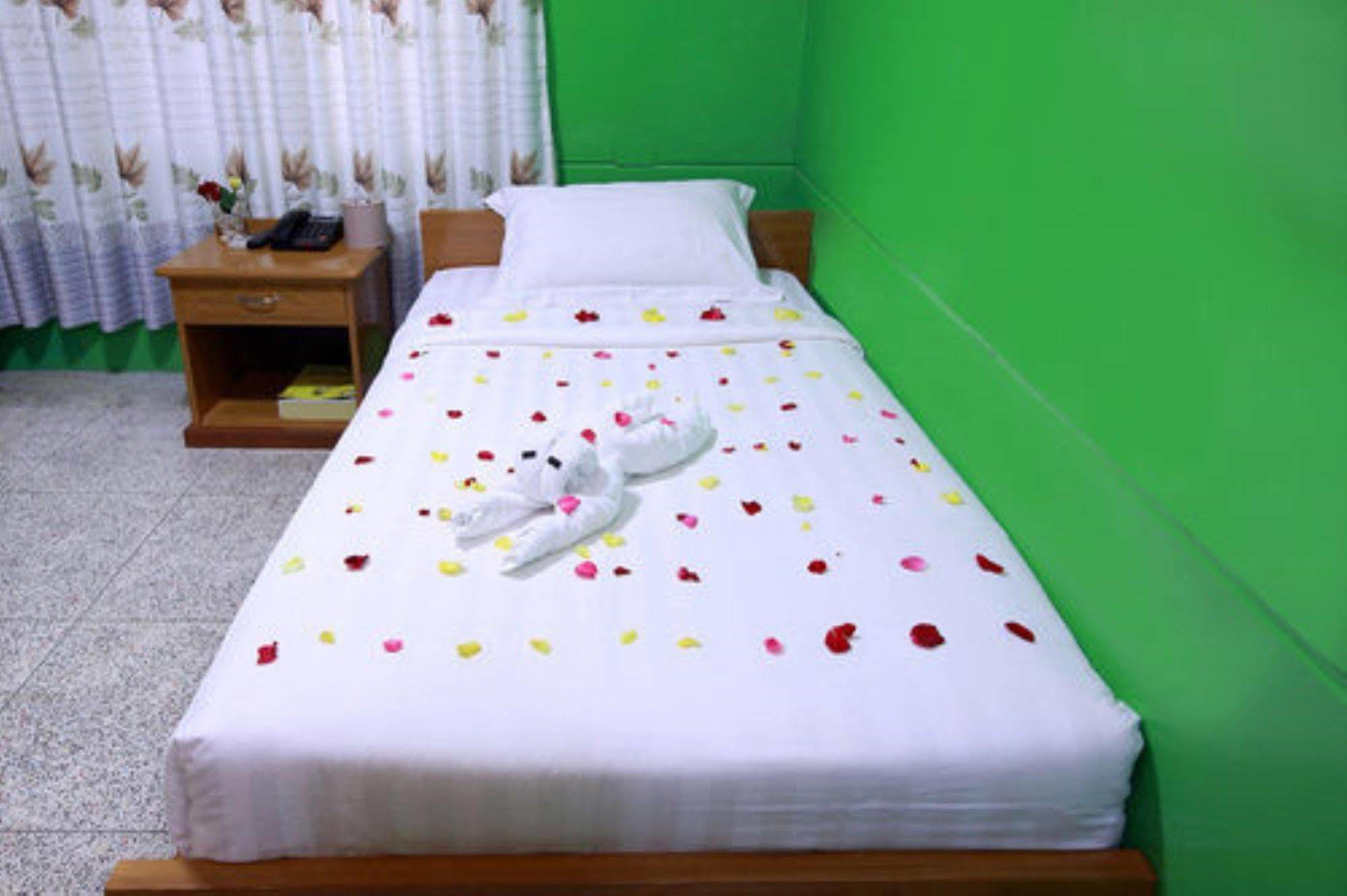 Hotel Venus Mandalay Ngoại thất bức ảnh
