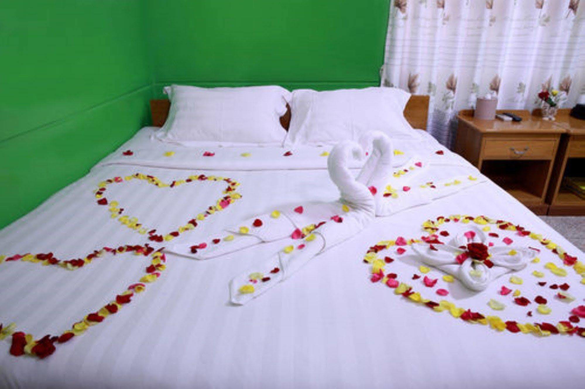 Hotel Venus Mandalay Ngoại thất bức ảnh