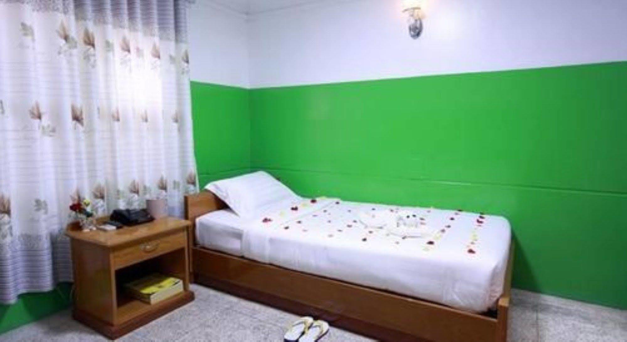 Hotel Venus Mandalay Ngoại thất bức ảnh